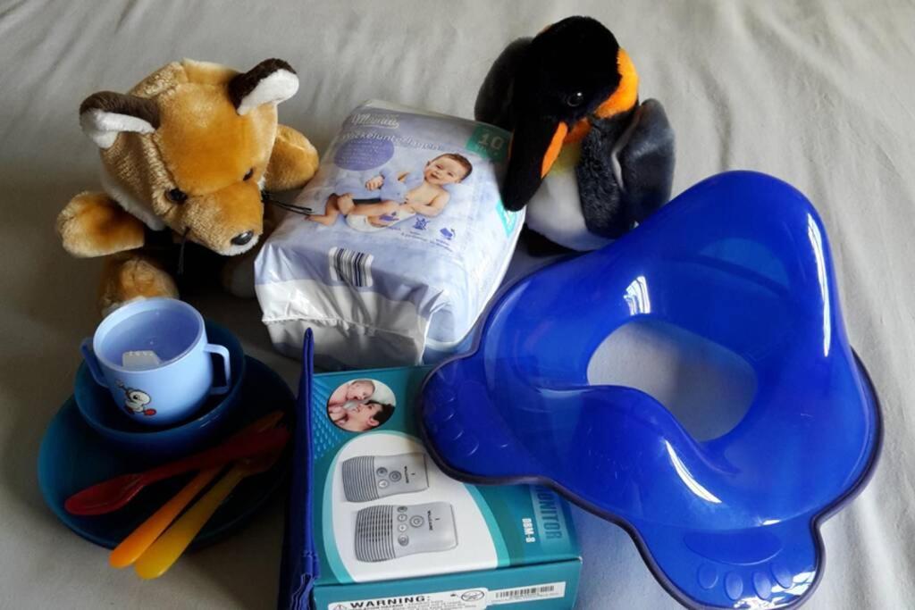 Grosse Wohnung 20 Km Von Koeln Bis Zu 17 Personen Rosrath Bagian luar foto