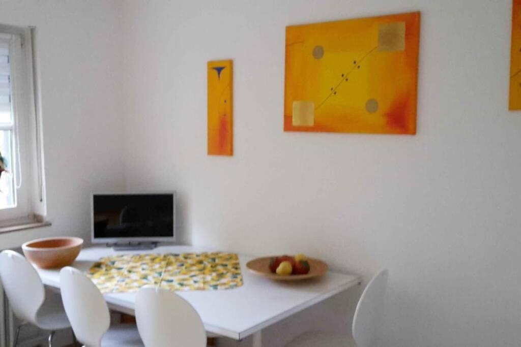 Grosse Wohnung 20 Km Von Koeln Bis Zu 17 Personen Rosrath Bagian luar foto